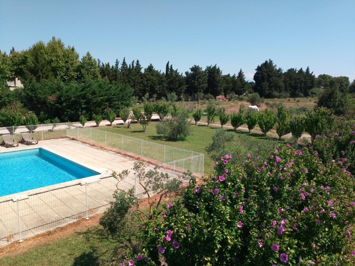Les Gites Du Mas Canillac Châteaurenard Exteriör bild