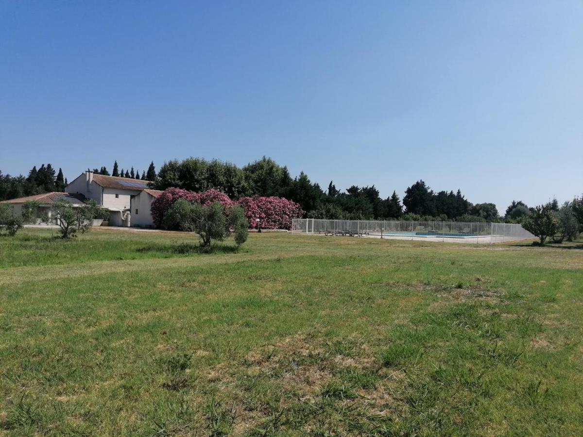 Les Gites Du Mas Canillac Châteaurenard Exteriör bild