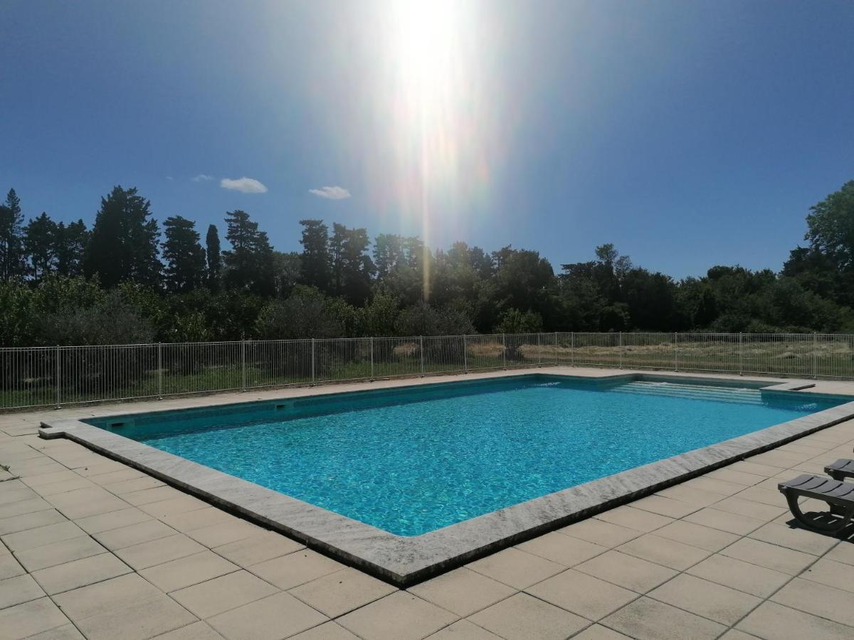 Les Gites Du Mas Canillac Châteaurenard Exteriör bild